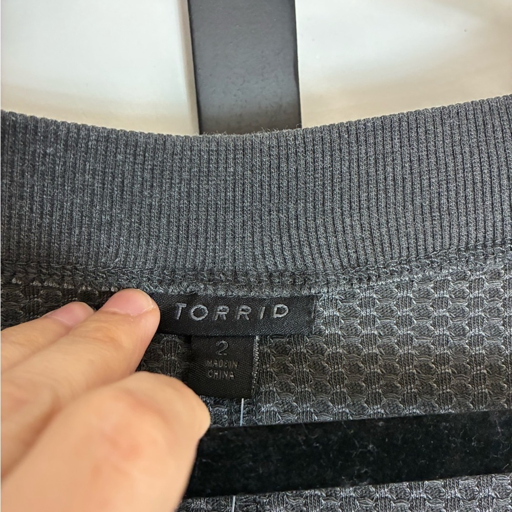 Torrid Charcoal V-Neck Relaxed Top with comfortable material NWT size 2X - Picture 12 of 16
